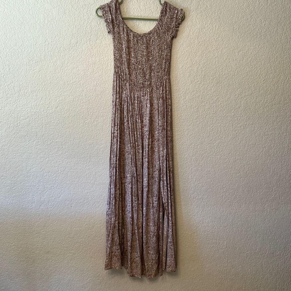 Flowy beige floral sundress